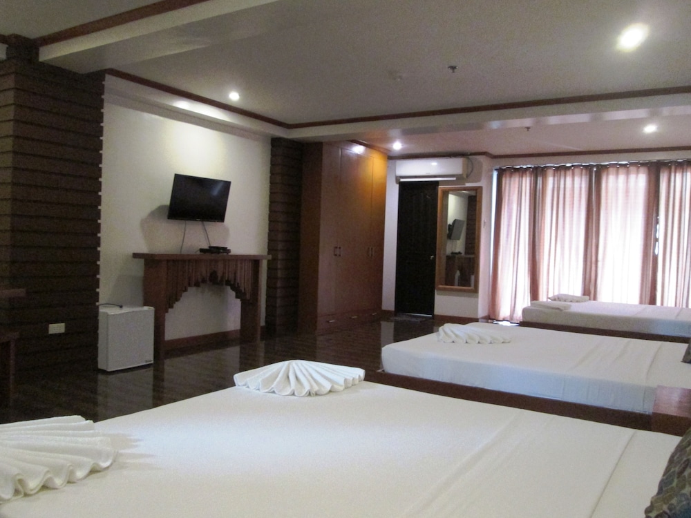 Abozza Resort 6/18