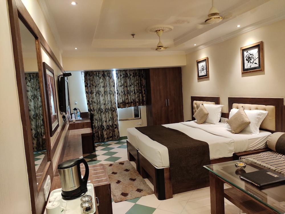 Hotel Pushpak 63/74