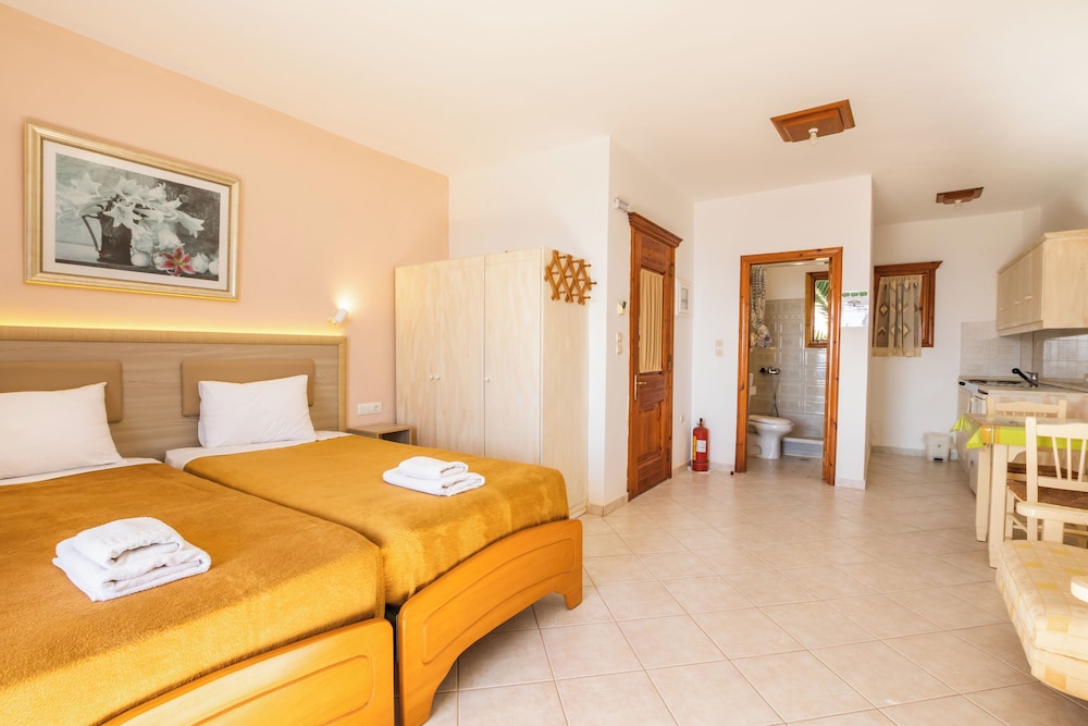 Arhontiko Hotel 6/50