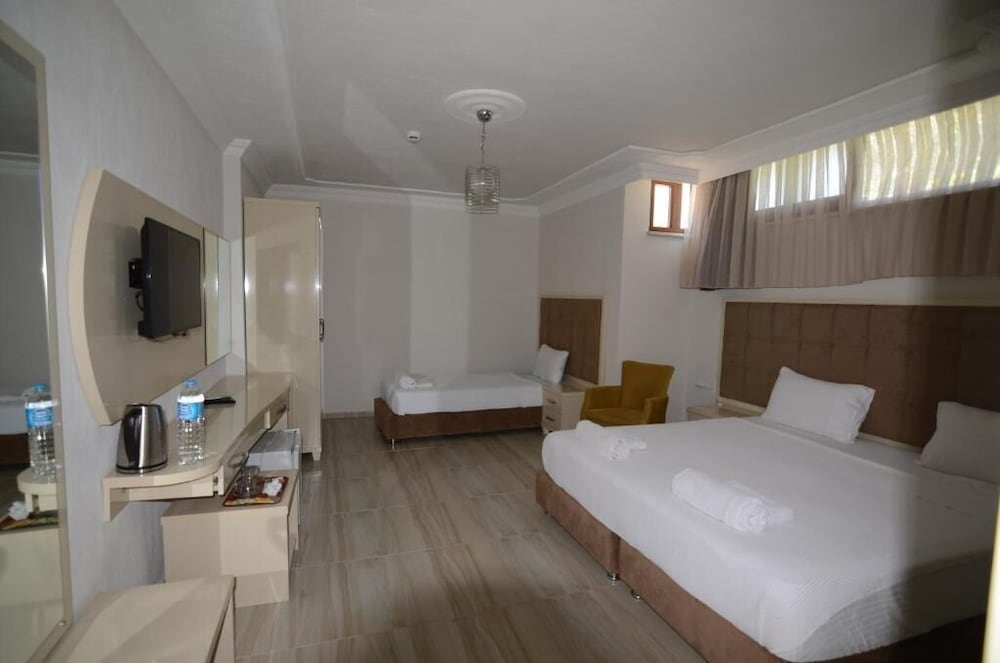 Funda Hotel 10/30