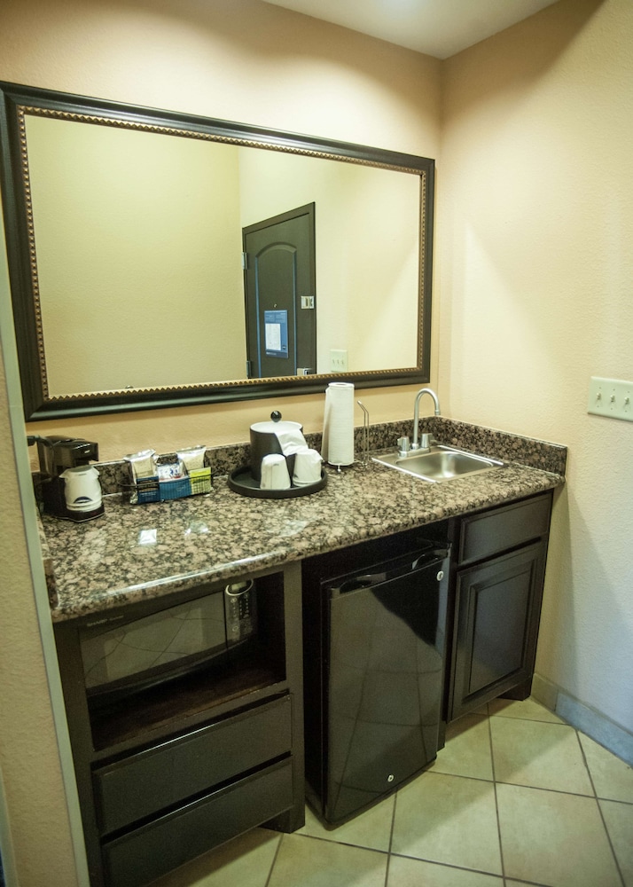 Hampton Inn & Suites Palestine 29/31
