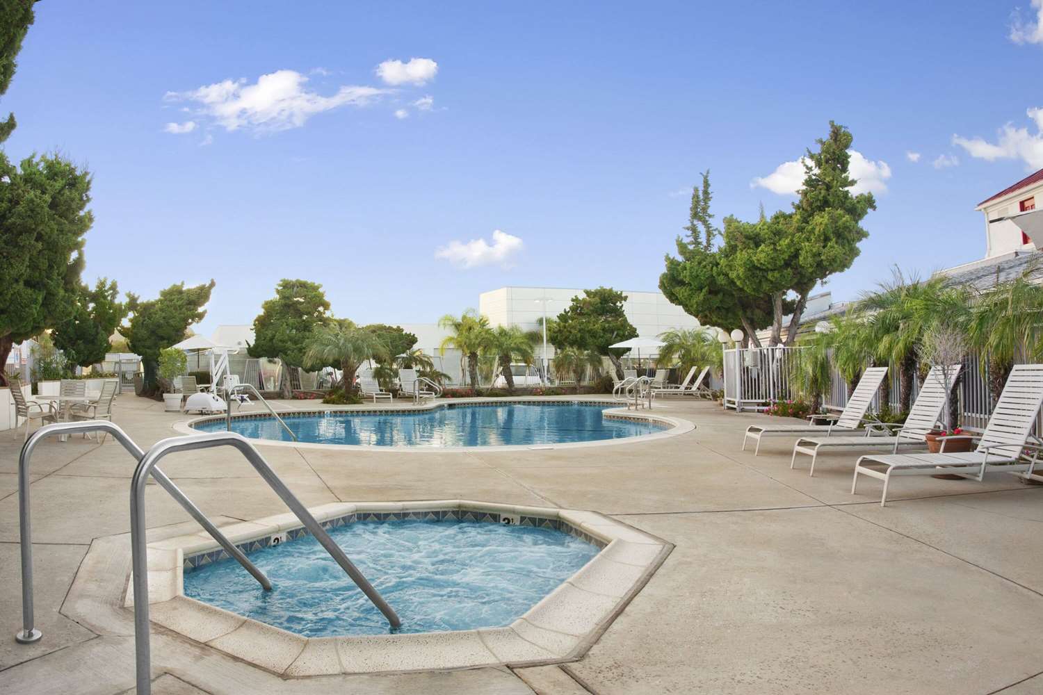 Ramada by Wyndham Torrance 8/9