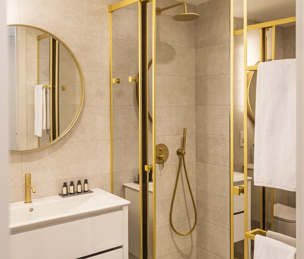 Dionis Boutique Hotel & Spa 45/46
