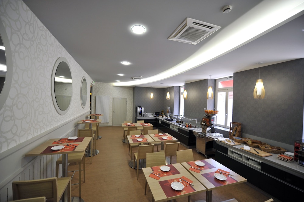 Hotel de Bourgogne 52/69