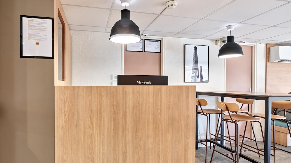 Premiere Classe Valenciennes Ouest - Petite Foret 51/56