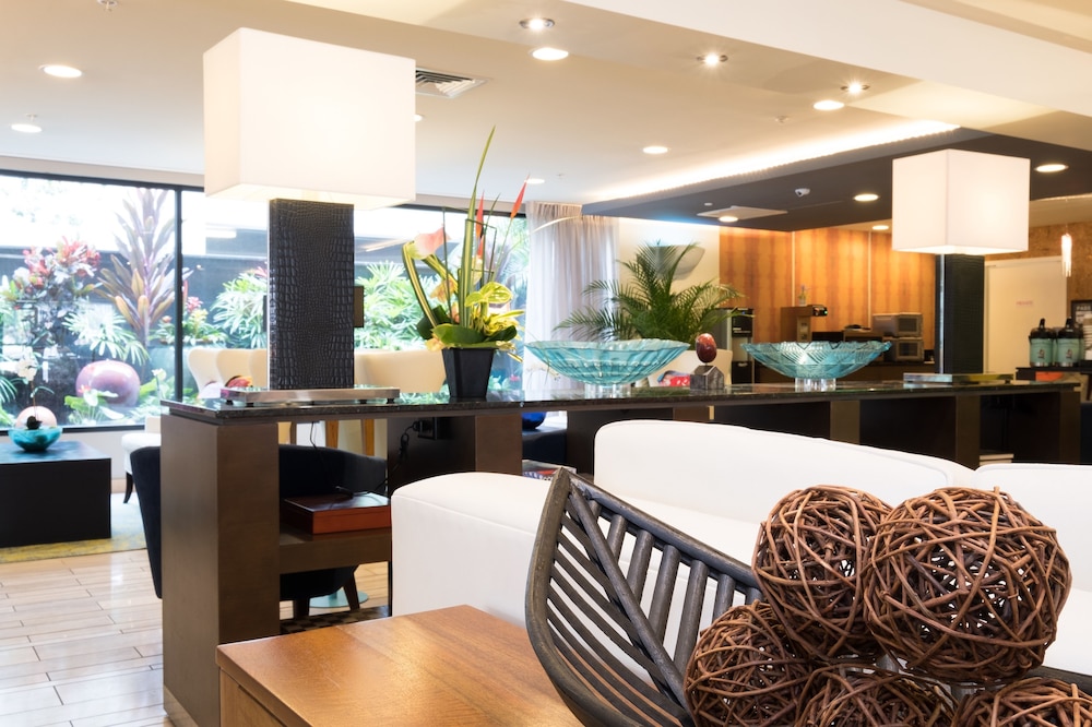Vive Hotel Waikiki 11/77