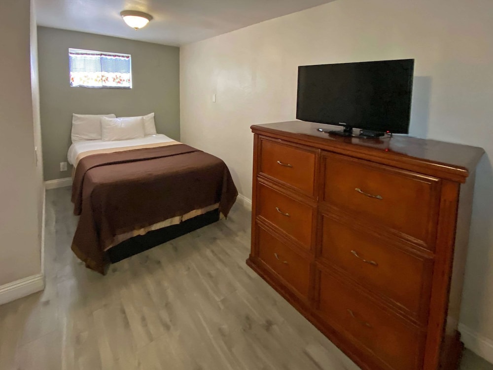 Rodeway Inn Ventura Midtown 34/48