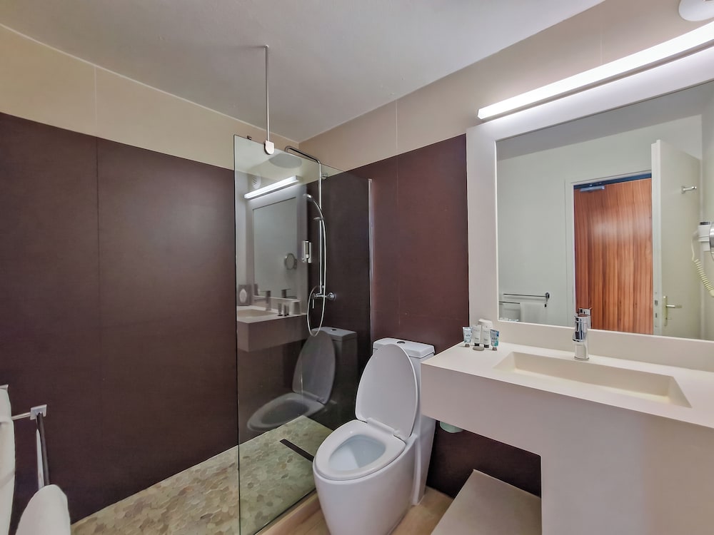 Hommage Hotel Residences 50/50