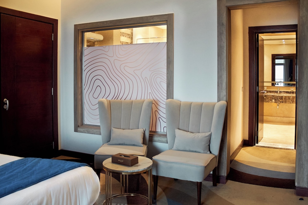 جناح تنفيذي بسرير كينج بإطلالة على البحر، Tolip Resort El Galala Hills 3/3