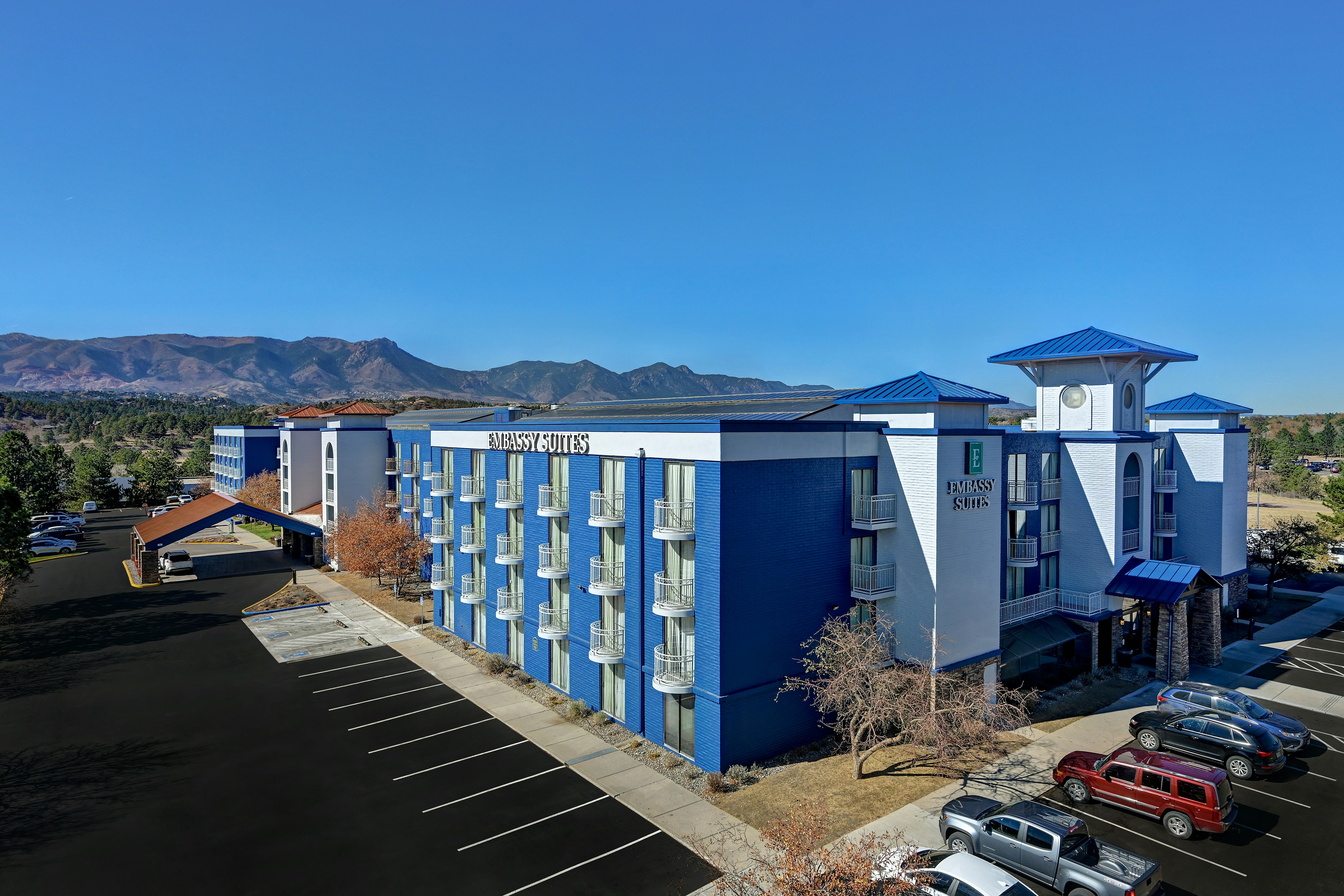 Embassy Suite Hotel Colorado Springs 4/68