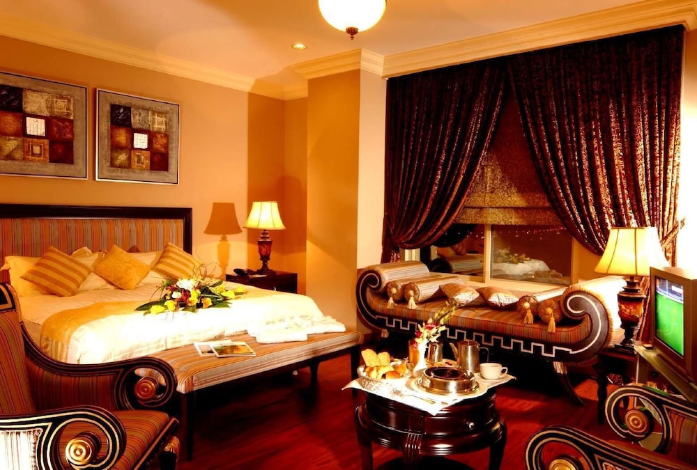 Al Safir Tower 68/72