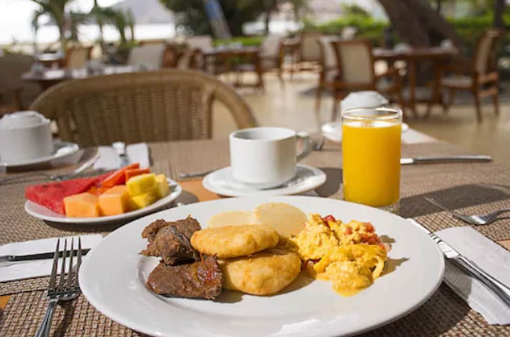 Hotel Tamaca Beach Resort 37/51