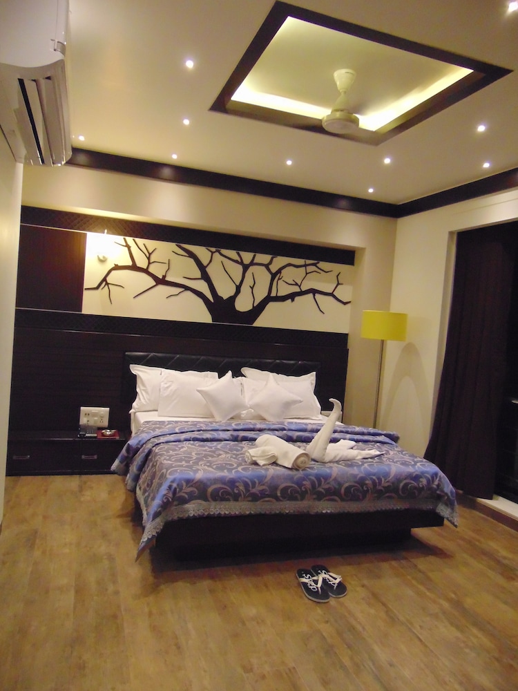 Hotel Grandpragati 16/28