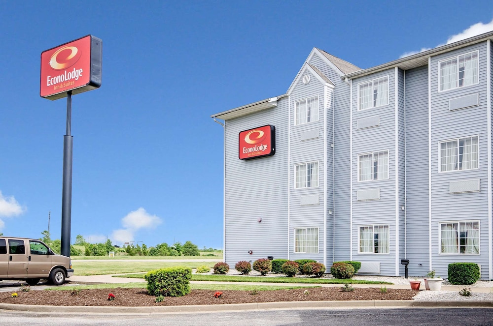 Econo Lodge Inn & Suites Evansville East 1/40