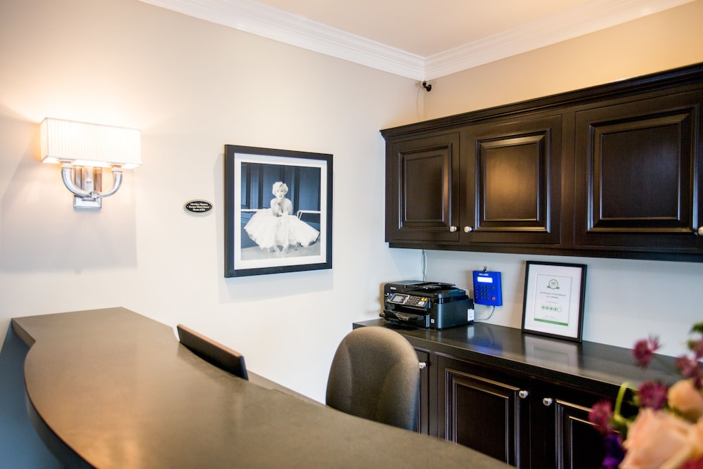 The Hotel Hollywood - Westsiderentals 65/75