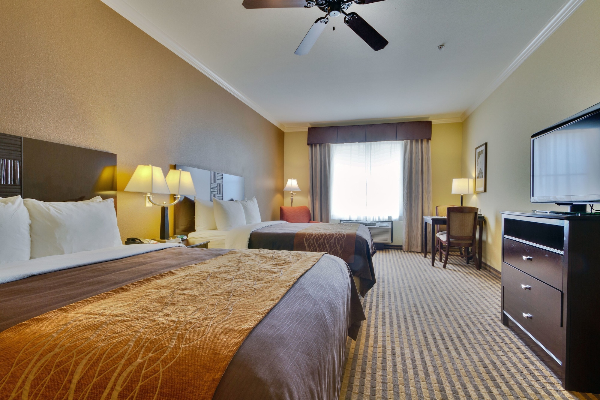 SUITE, 2 QUEEN BEDS, SOFA, ACCESSIBLE