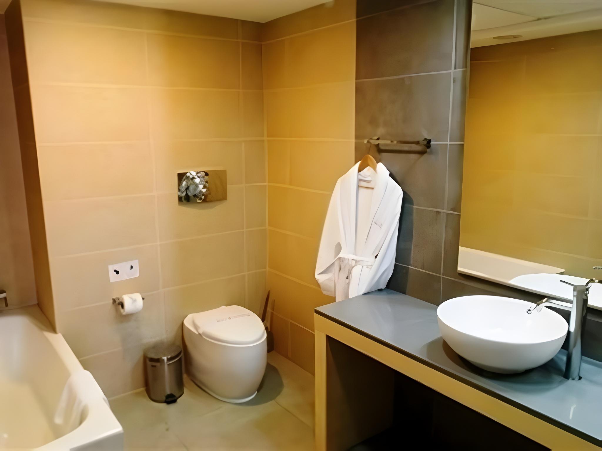 1 Bedroom, Superior, Suite, Double Bed, Inland View