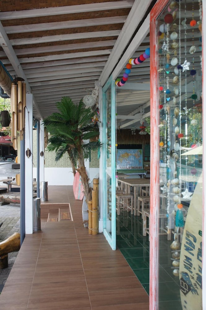 The Beach Candidasa 3/50