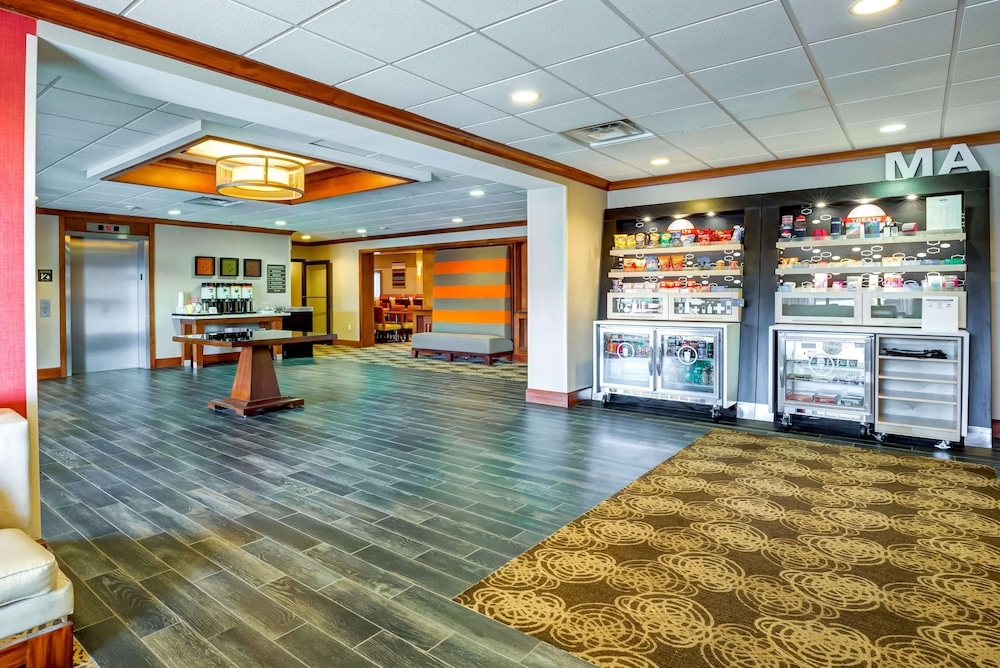 Hampton Inn Boston-Norwood 10/52
