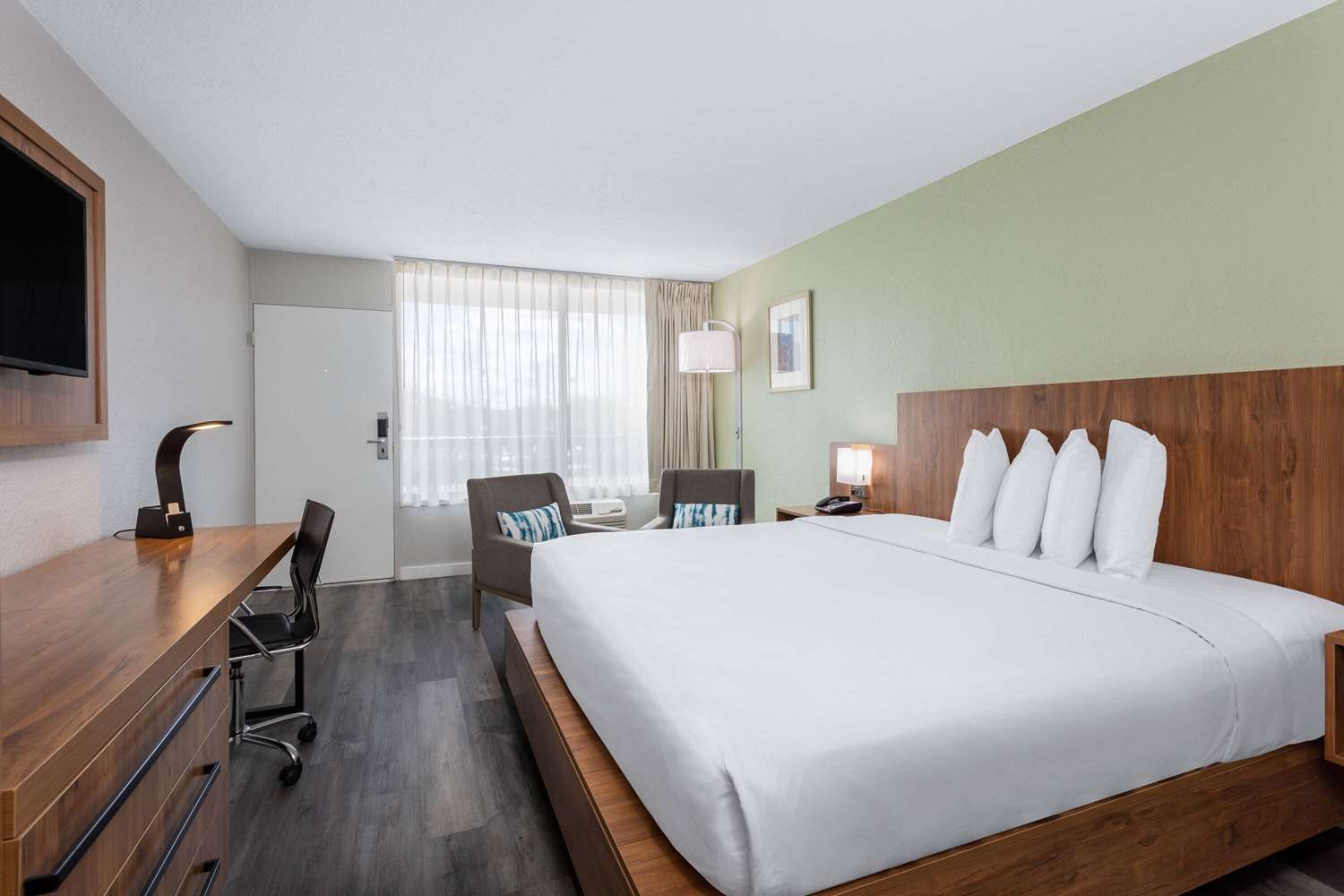 Ramada by Wyndham Altamonte Springs Near I-4 8/39