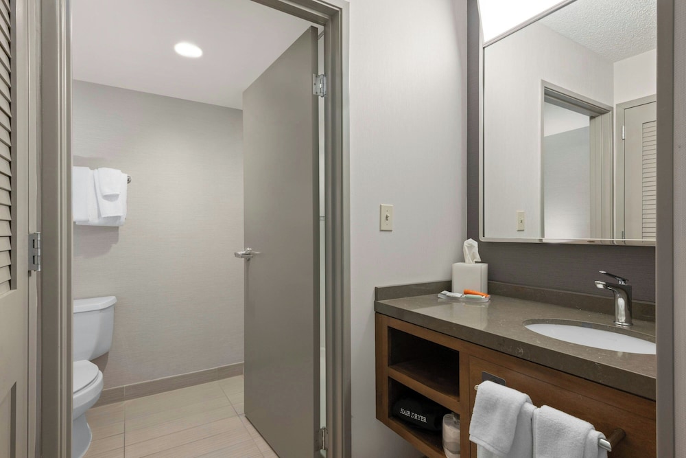 Courtyard By Marriott Downtown Boise 57/58
