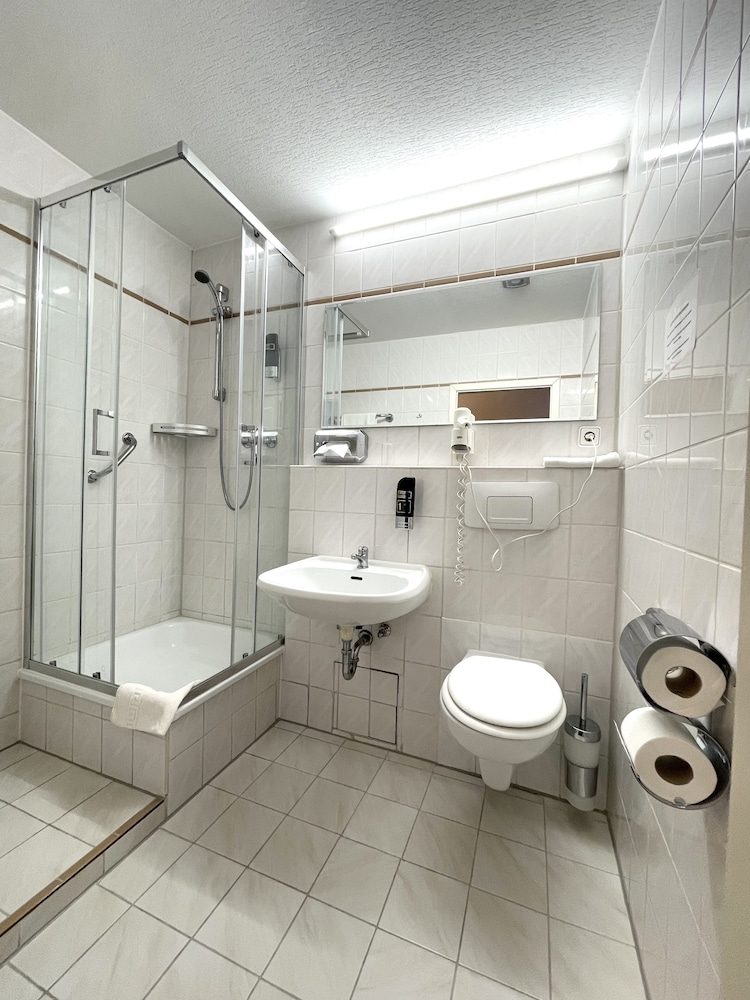 Castell Hotel 46/49