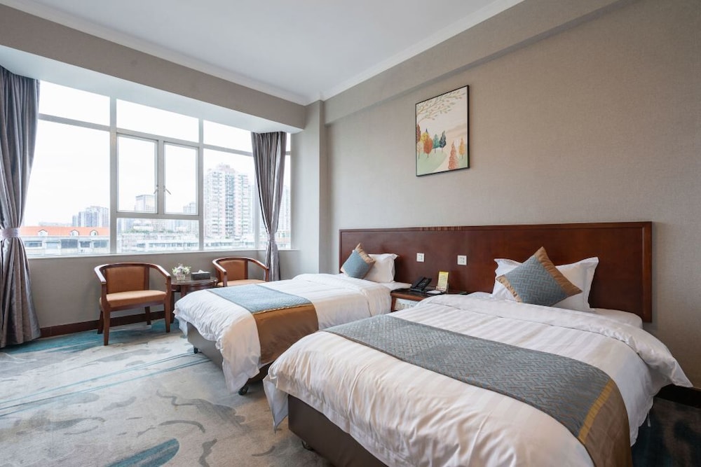 DELUXE, TWIN BEDS