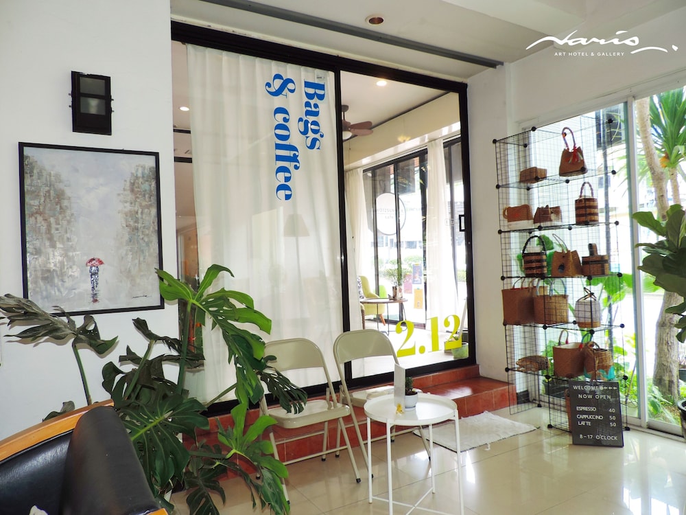 NARIS ART HOTEL 41/55