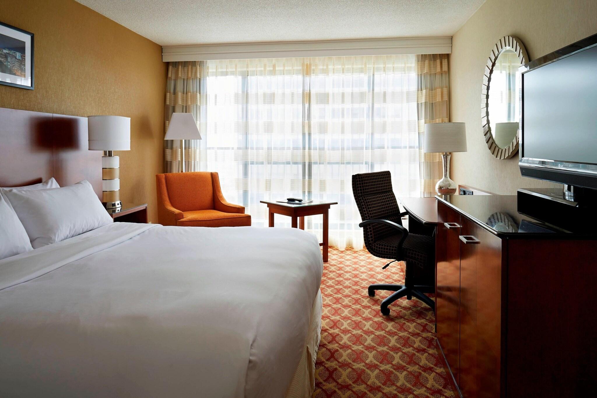 Room at Ottawa Marriott Hotel, OTTAWA - ONTARIO