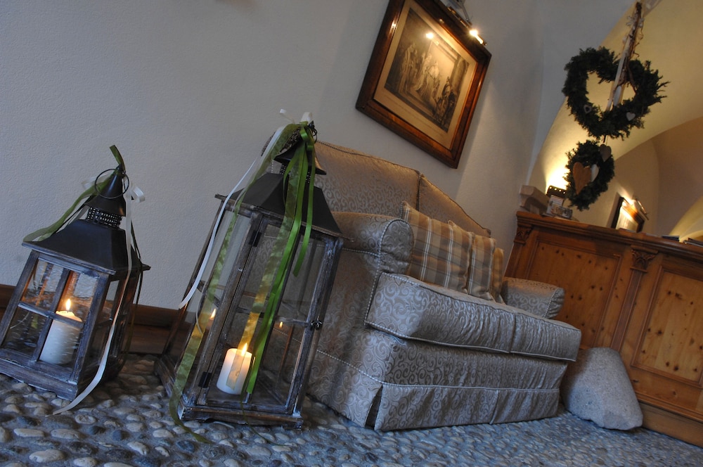 ROMANTIC HOTEL EXCELSIOR 40/45