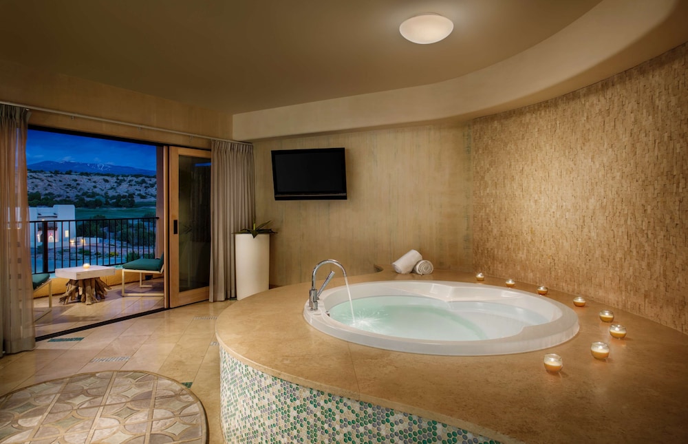 Hilton Santa Fe Buffalo Thunder 28/69