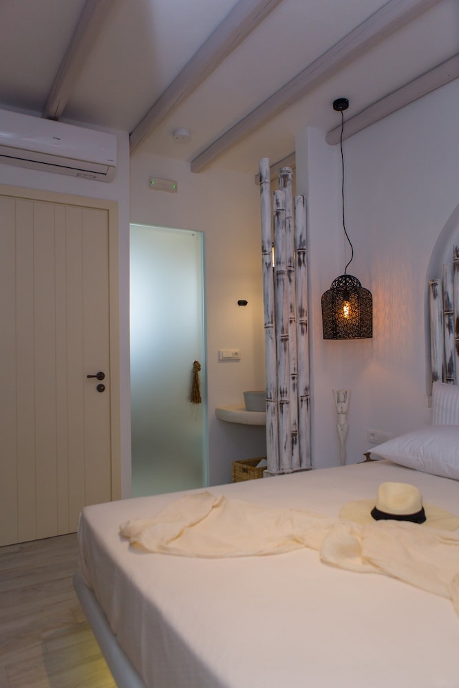 Naxian Lounge Villas 10/50