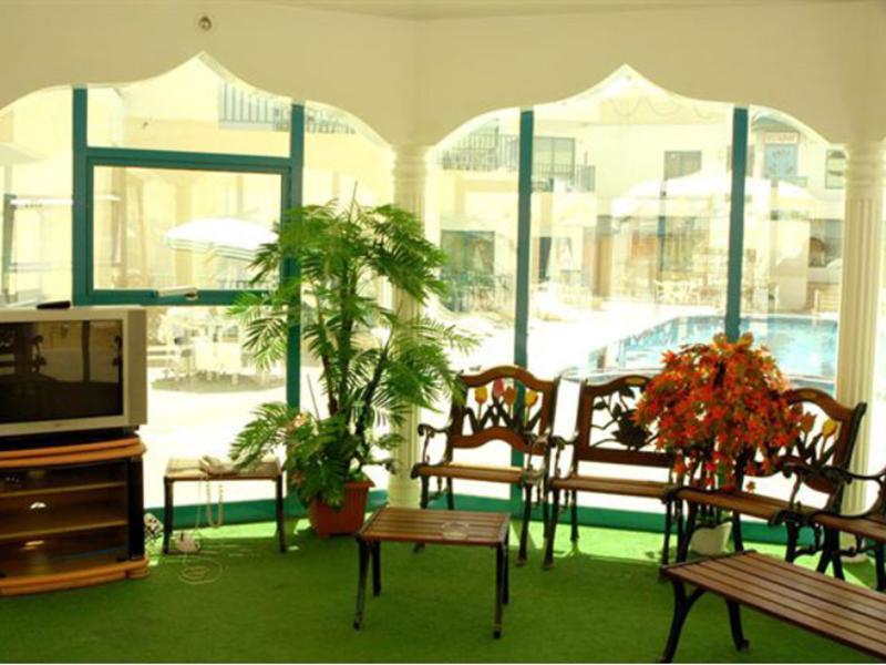 Summer Land Hotel 16/20
