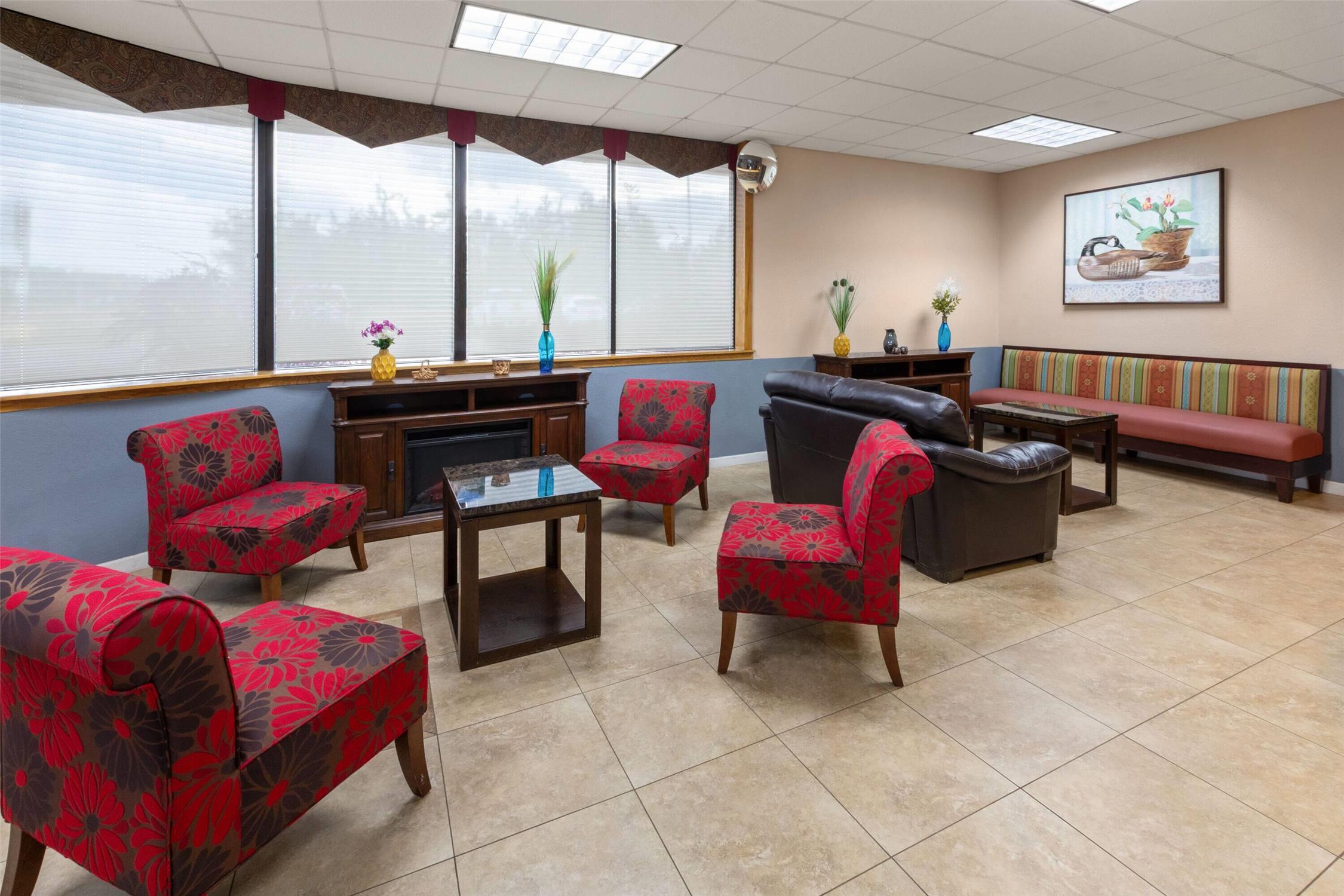 Quality Inn & Suites Grayling, MI 28/51