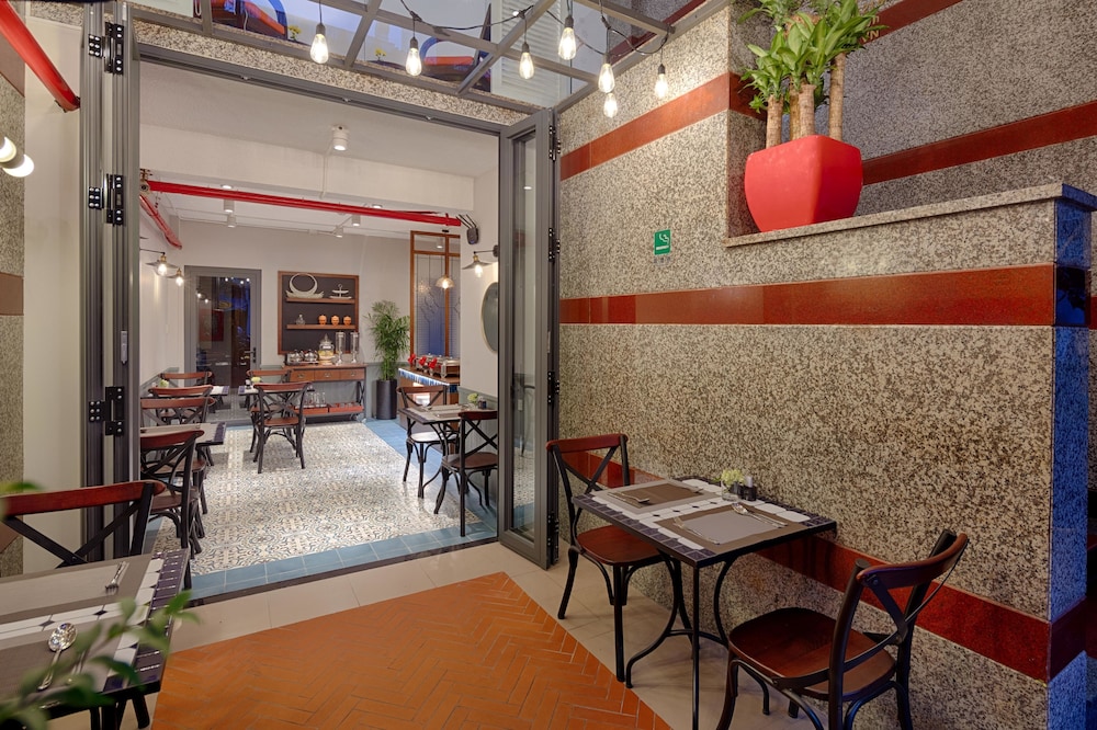 LITTLE SAIGON BOUTIQUE HOTEL 62/70