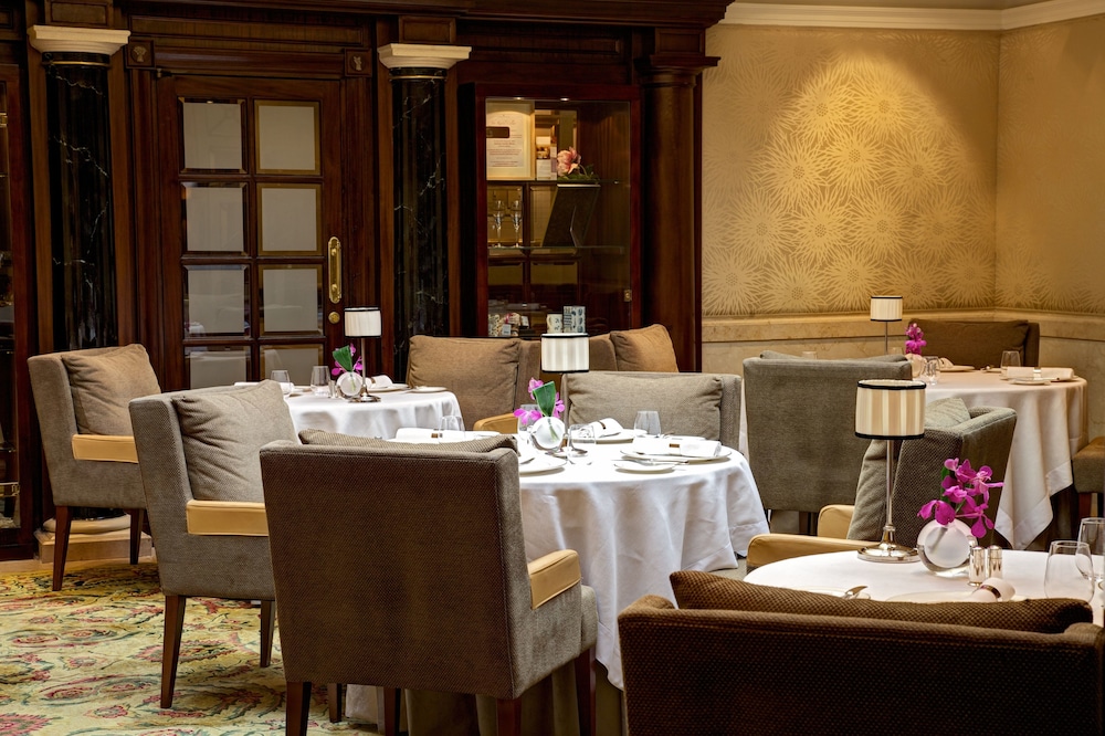 Chester Grosvenor And Spa 44/50