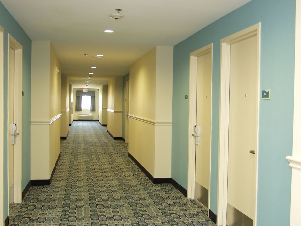 Inn at The Waterpark 24/64