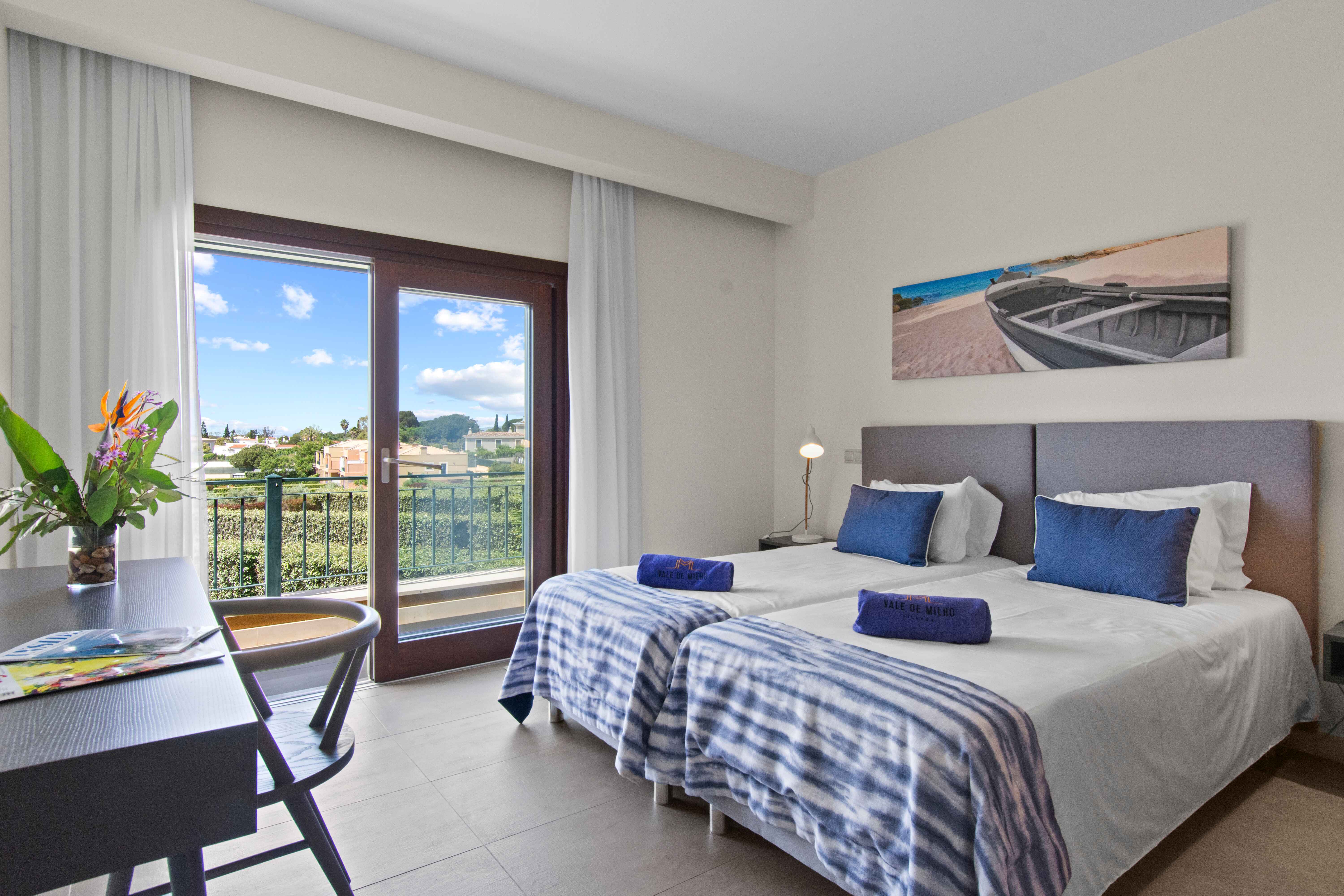3 Bedrooms, Town House