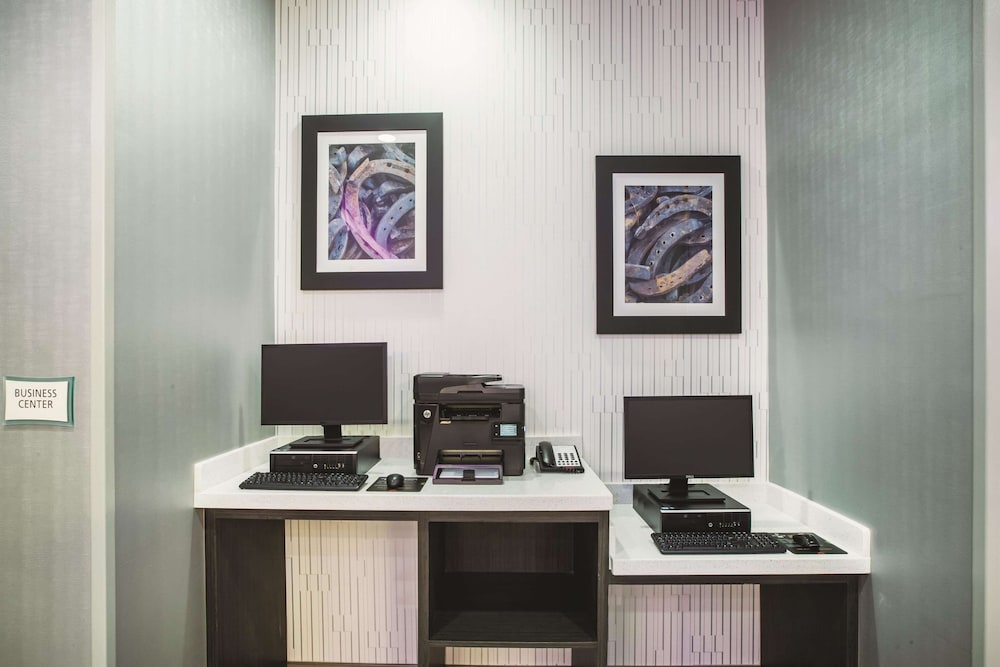 La Quinta Inn & Suites by Wyndham Lubbock South 41/48