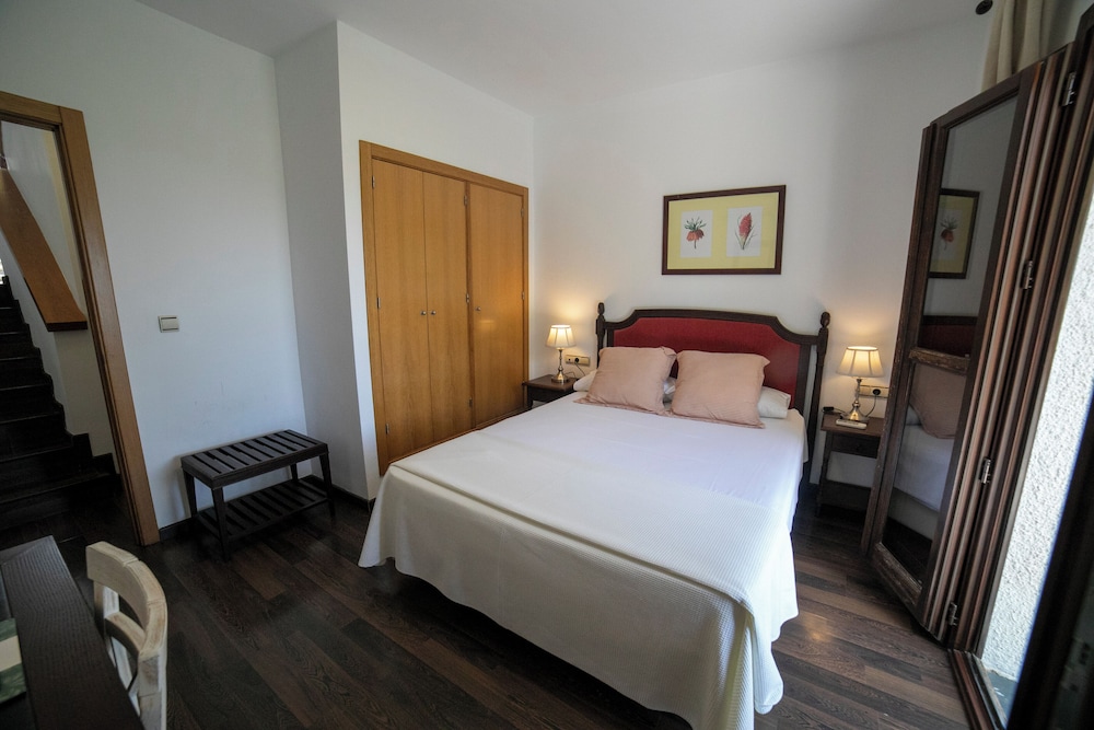 Villa Turistica de Bubion 24/57