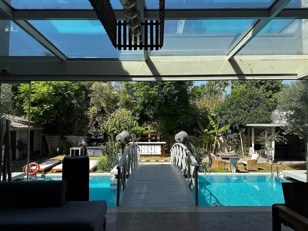 Argente Alacati Adults Only 16/31