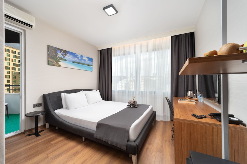 1 BEDROOM, DELUXE, STUDIO, BALCONY