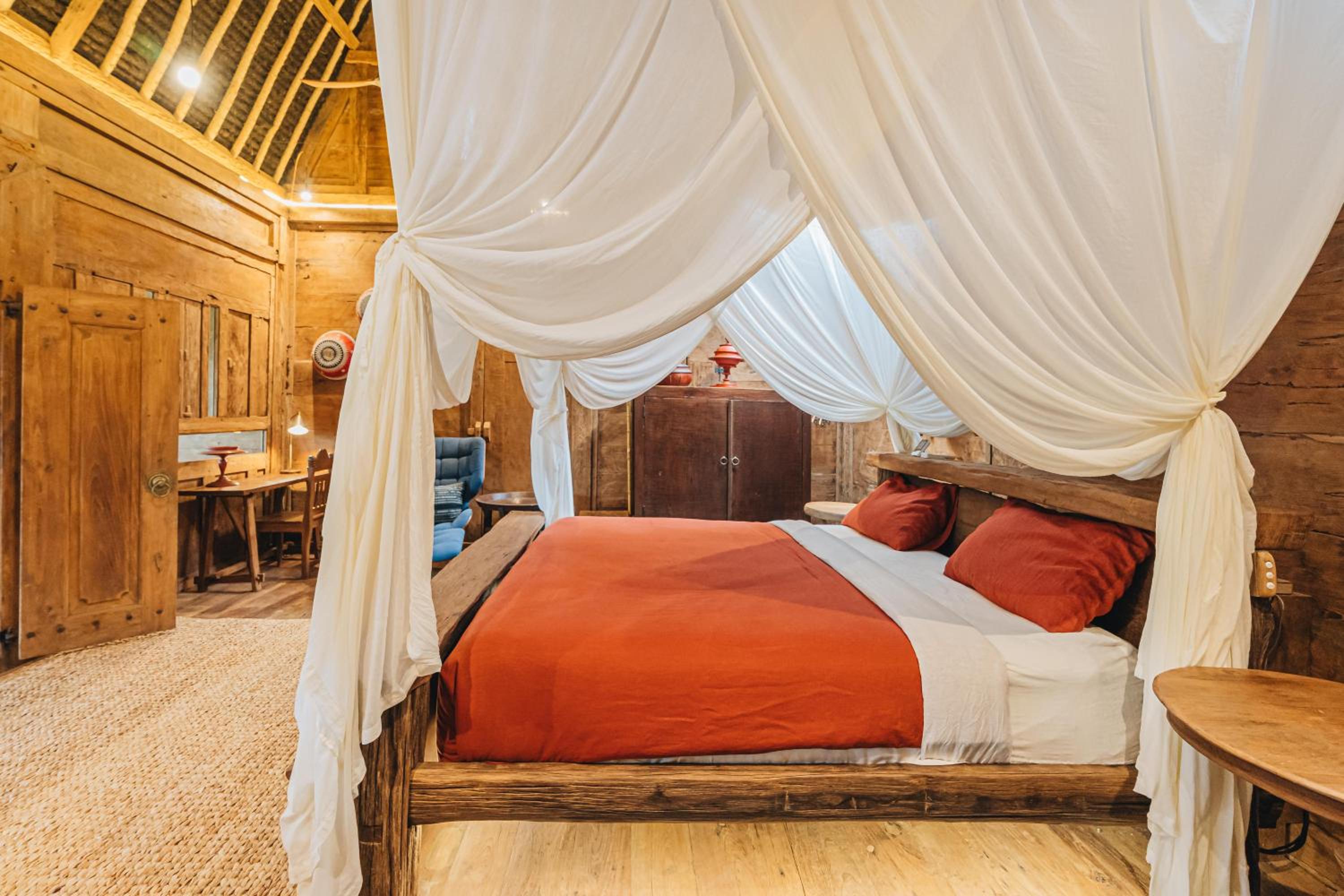 1 Bedroom, Suite, House, King Bed, Rice Field View