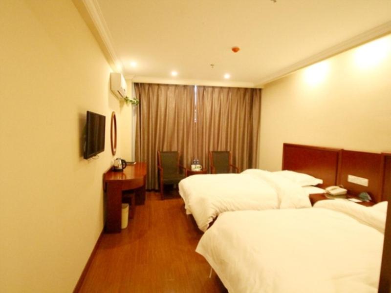 GreenTree Inn Anhui Fuyang Railway Station W XianGYAng Road Business Hotel 27/47