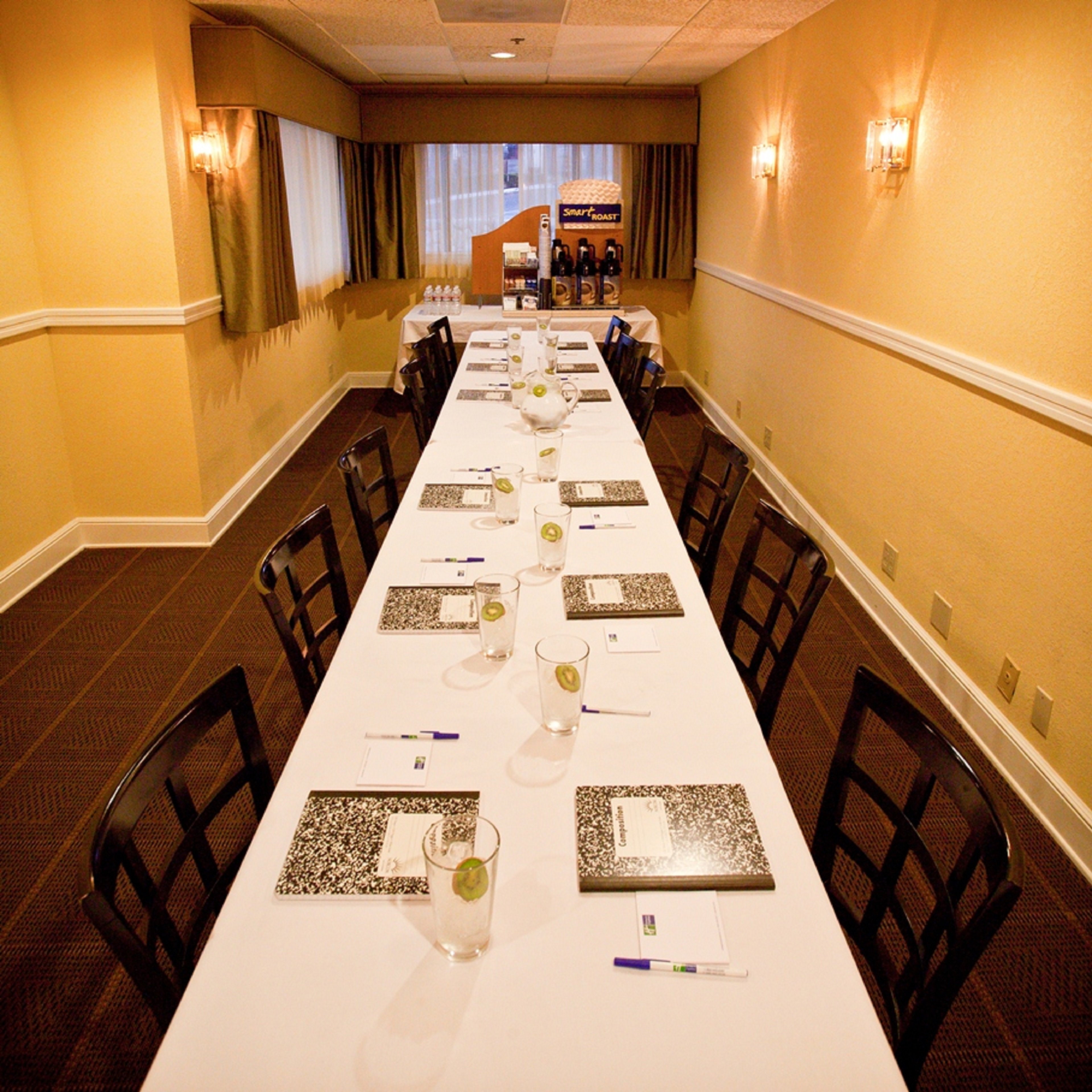 Holiday Inn Express Grover Beach 16/32