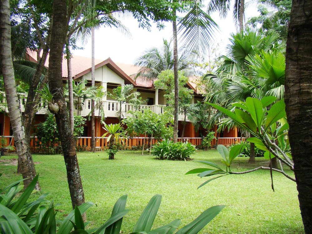 Phuket Leelavadee Hua Ting Resort 32/50