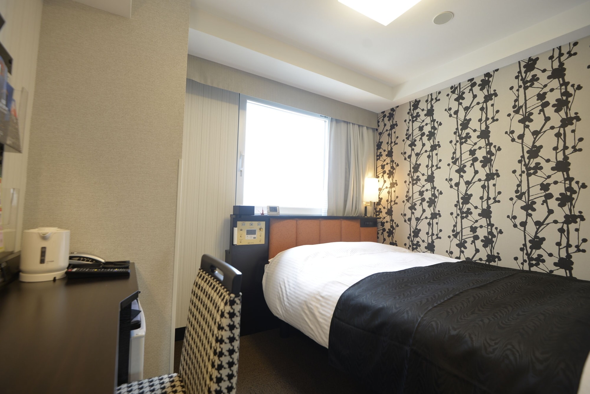 ROOM, DOUBLE BED, EAST WING