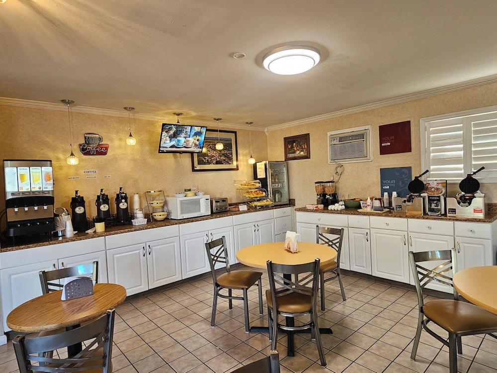 Rodeway Inn 43/58