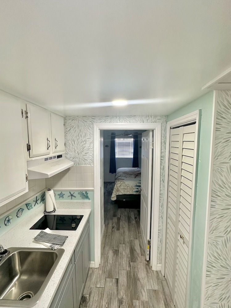 Malibu Resort Motel 20/50