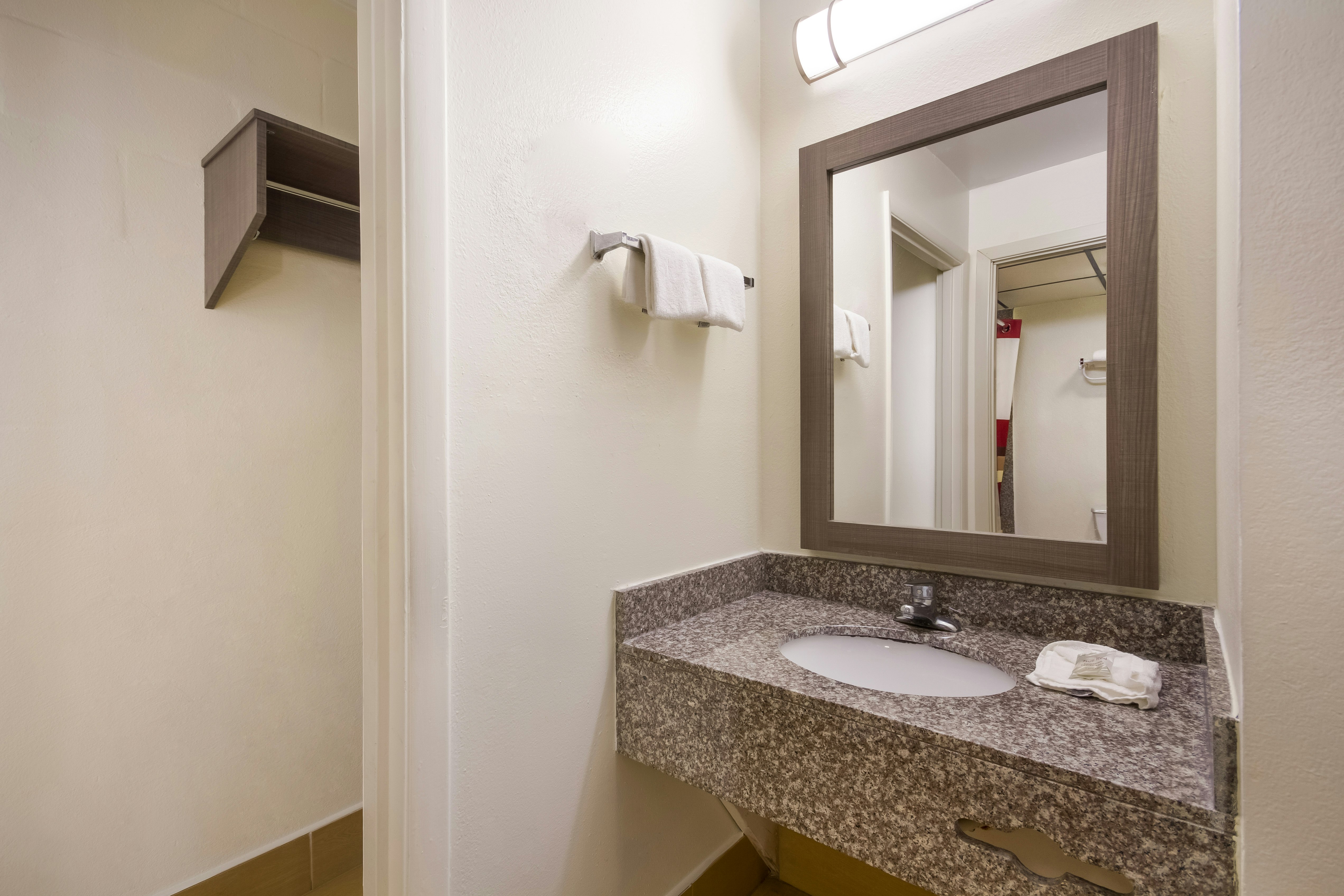 Red Roof Inn Crestview 15/21